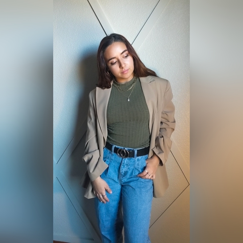 American eagle dark green turtle neck top